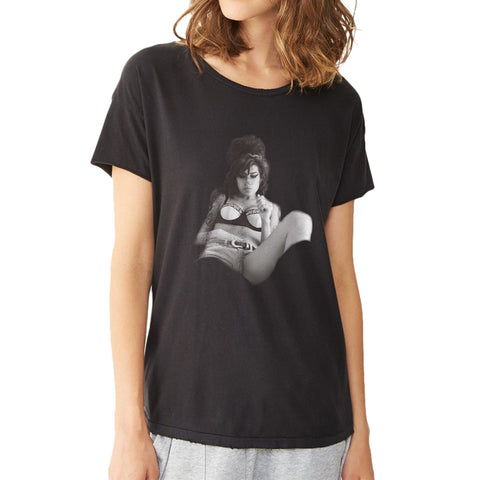 Amy Winehouse Sexy On The Bed Amy Jade Winehouse Women'S T Shirt